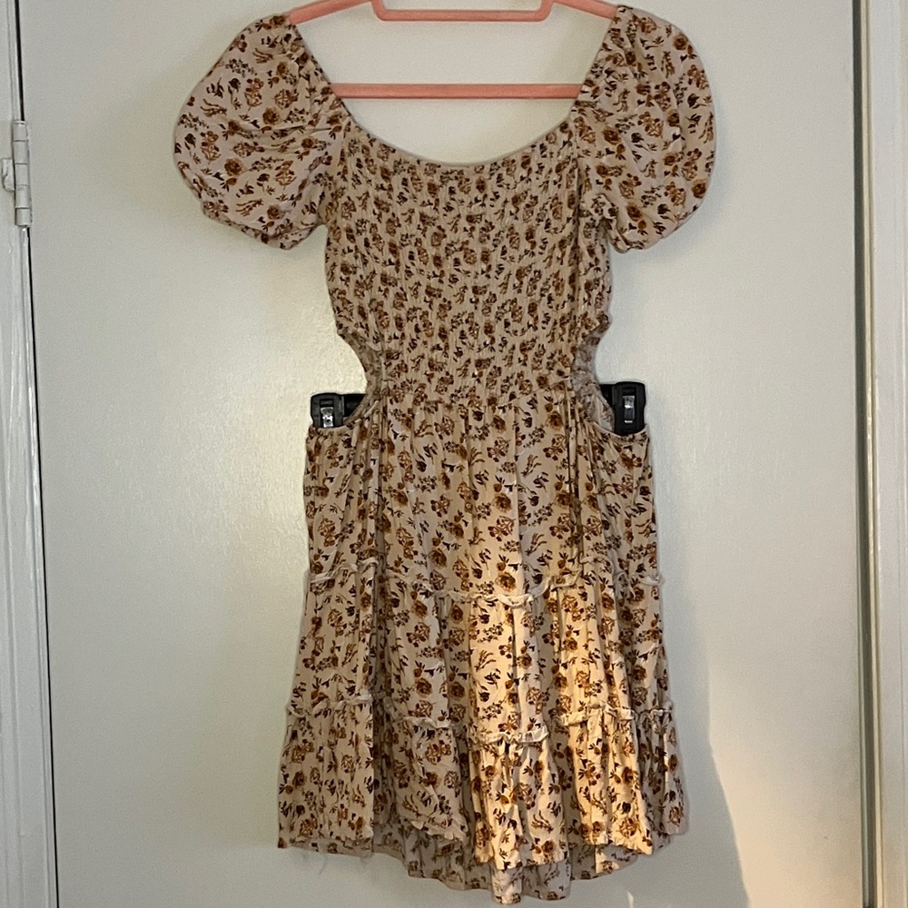 Beige Floral Puff-Sleeve Mini Dress